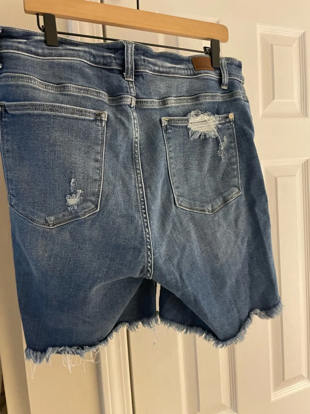 Judy Blue Distressed Denim Bermuda Shorts cutoff 2XL - Picture 3 of 6